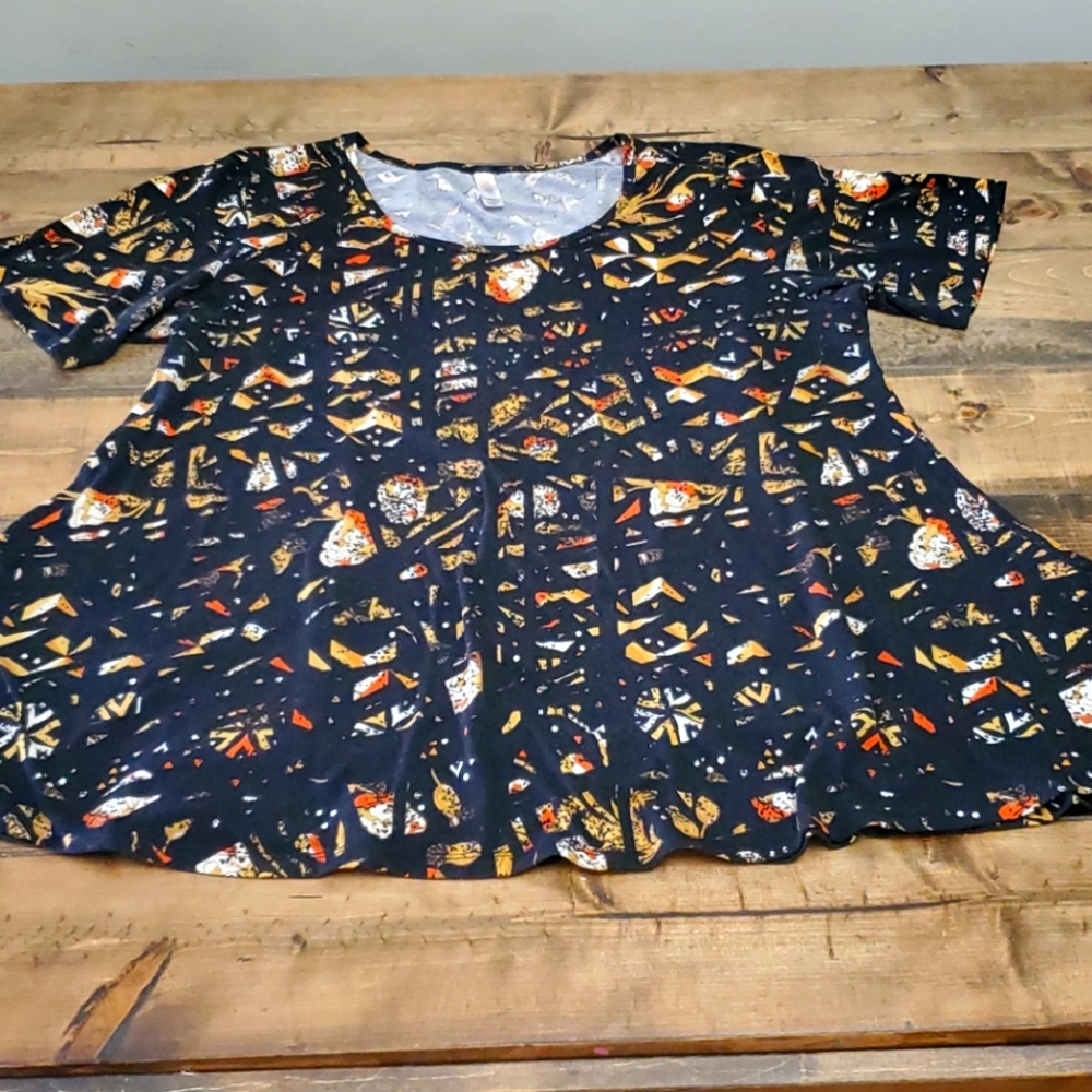 LuLaRoe Perfect Tee 2XL Black floral